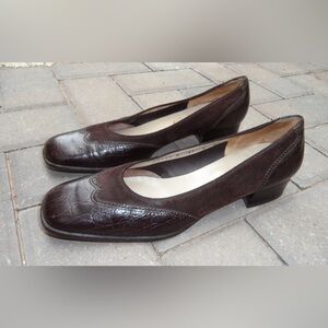 Elegant Brown Vintage Ferragamo Women's Shoes